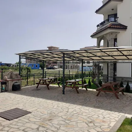 Bayview Апартаменты