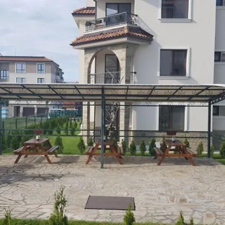 Bayview Апартаменты